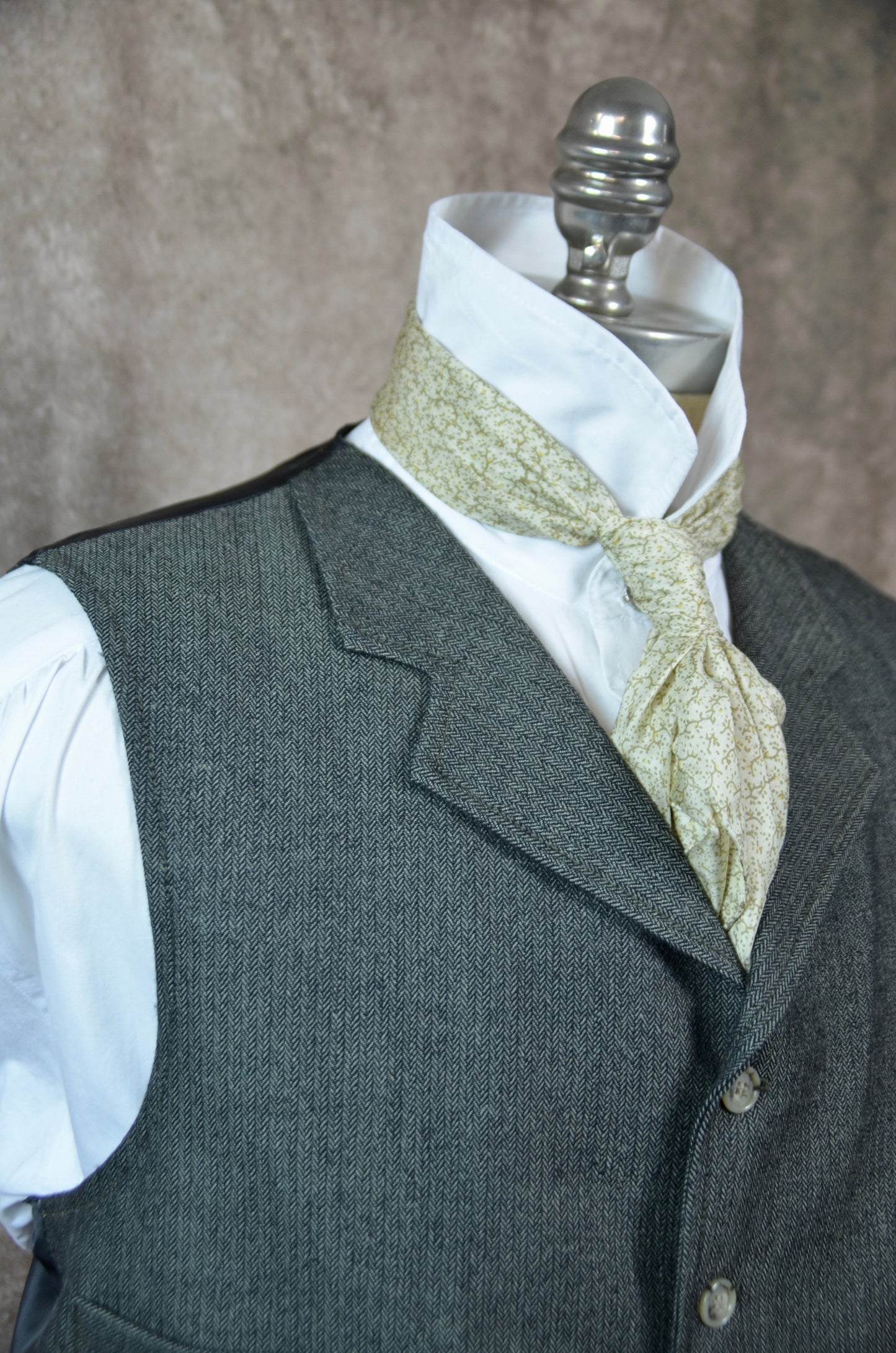 Men's Notch Vest - Dark Green Herringbone